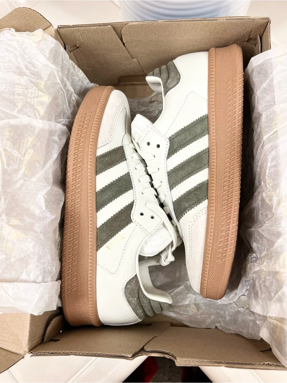 SAMBA XLG with ARMY GREEN STRIPES, WORN ONCE, Men’s Size 7.5-Women’s 8.5